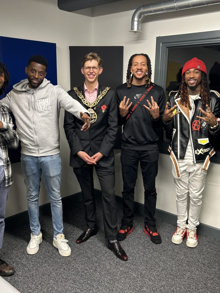 YOUNG PEOPLE AND THE MAYOR OF HARINGEY 2